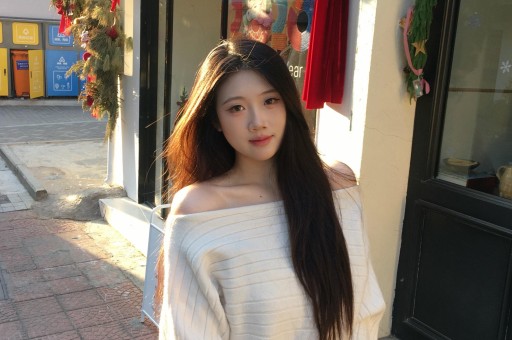 吃瓜！贝蒂斯中场连续4场坐板凳 外界猜测因他与董事华金女儿交往